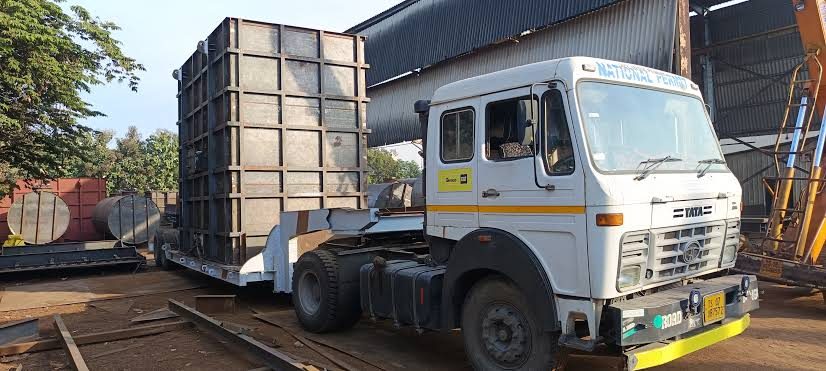 National permit truck with cargo